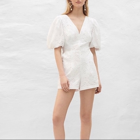 NWT Express Eyelet Embroidered Puff Sleeve Romper White - Picture 2 of 5